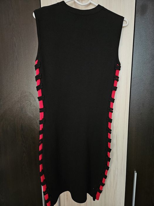 Дамска рокля от плътна материя. Размер S