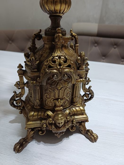 Продаётся Бронзовый Подсвечник