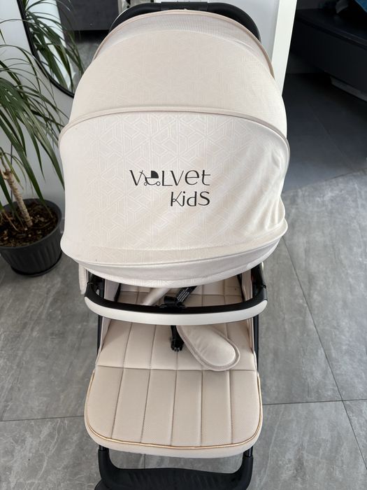 vand carut ca si nou!