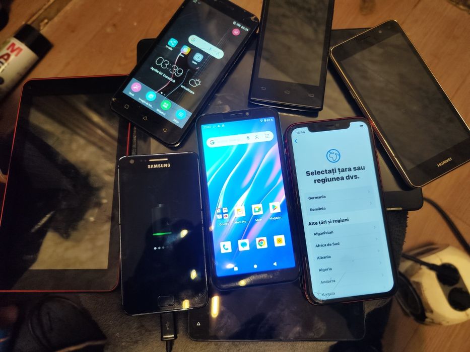 Vand telefoane de colecție