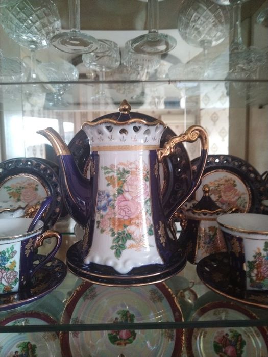 Чинни сервиз сотилади.