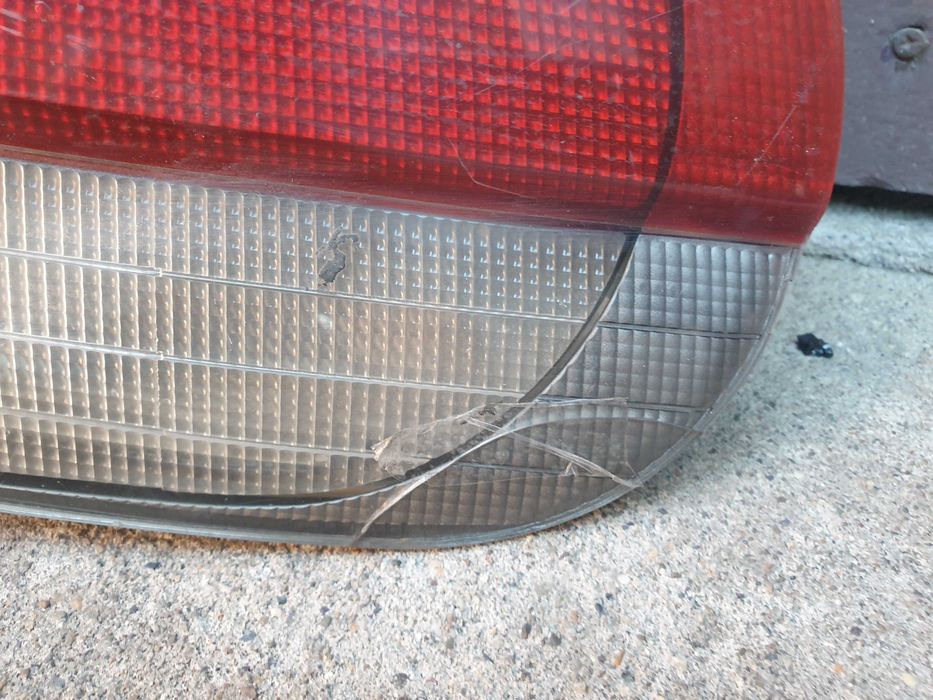 Задний фонарь Subaru