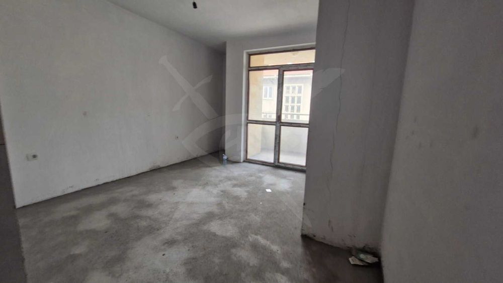 Продава се Тристаен апартамент в Асеновград - 125 кв.м за 932 €/кв.м - Снимка #1