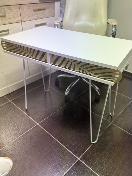 НАМАЛЕНО Бюро/тоалетка