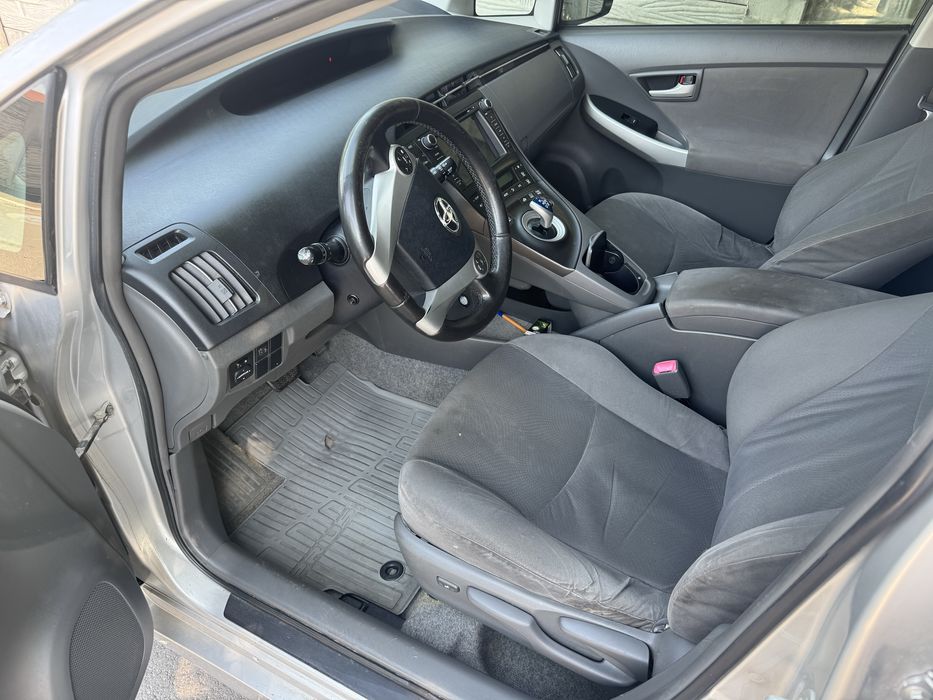 Toyota Prius Hybrid 1.8 Automat – 2012 – Întreținută, investiții recente