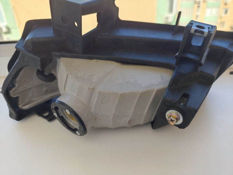 Туманник  toyota Ipsum рестайл, alphard