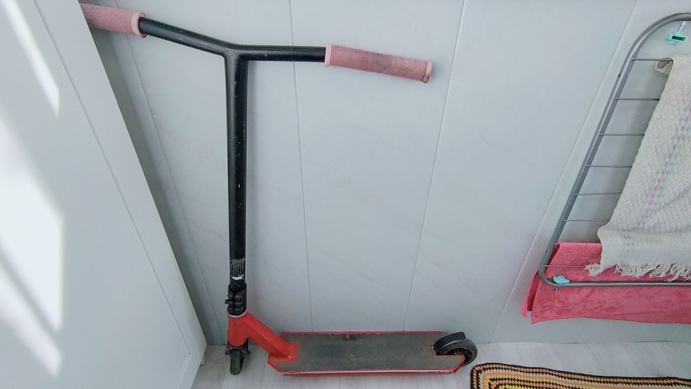 Продам самокат 10000 тенге