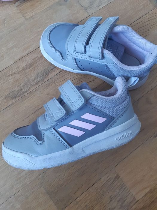 Маратонки Adidas 22 номер