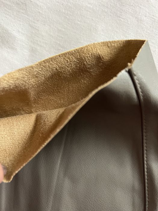 Pantaloni de piele ecologică gri