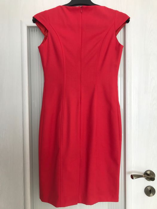 Костюм в две части: рокля (M) и сако (S) - 38% вълна, произведен в БГ