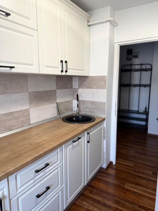 PF De inchiriat apartament 2 camere decomandat!