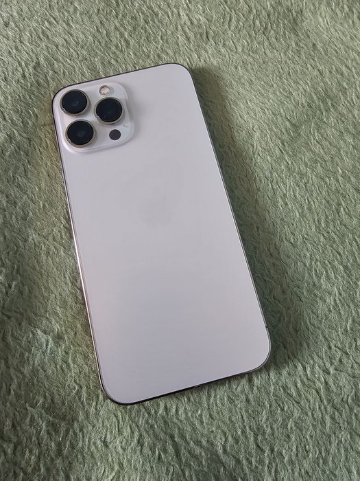 Vând iphone 13 pro max Gold