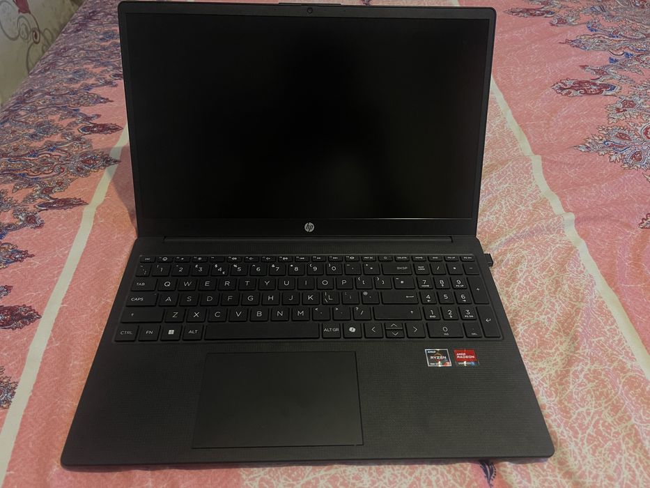 Vand Laptop 15-fcOxxxx 8 gb ram ddr5