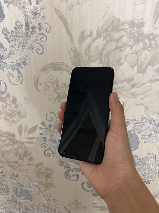 Продам iPhone 13 256