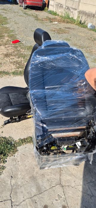 Interior piele impecabil