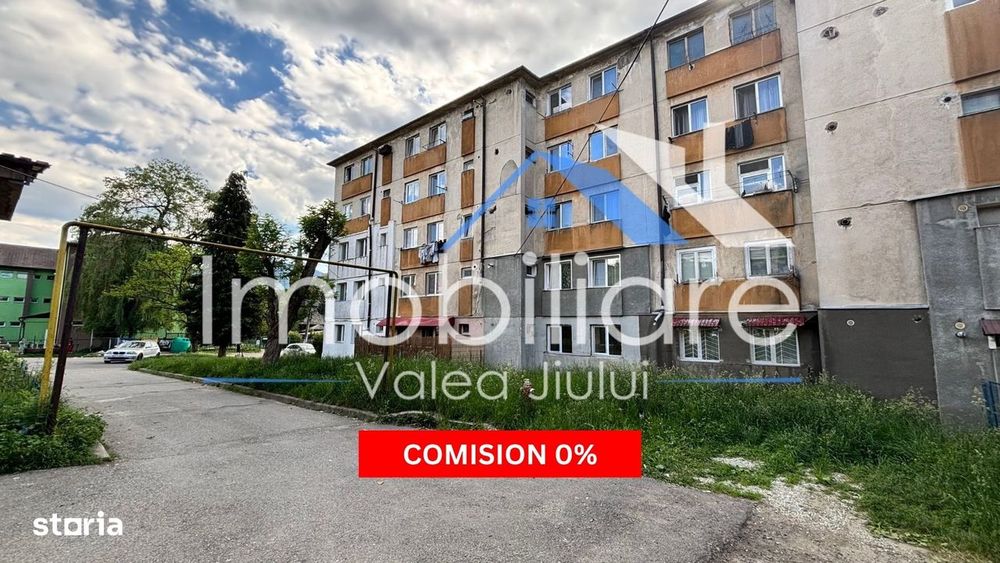 Apartament 2 camere - Petrosani, Str. Venus, Parter, Intrare separata