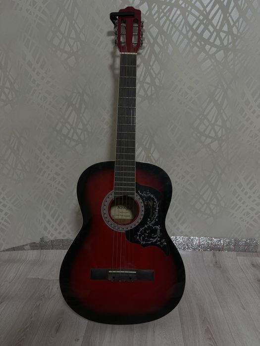 продам гитару акустическая