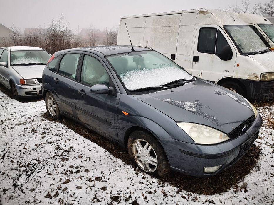 Dezmembrez ford focus 1.6 benzina