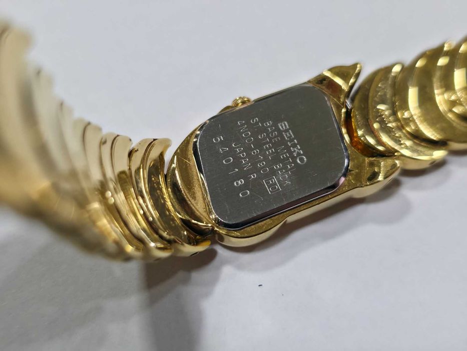 Дамски часовник / гривна Seiko Rivoli 4N00-6190 позлатен