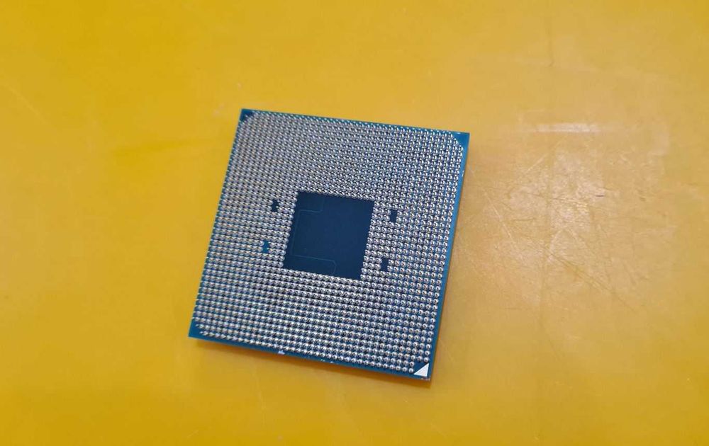 Procesor AMD Ryzen 5 2400G, 3.9 GHz, Socket AM4