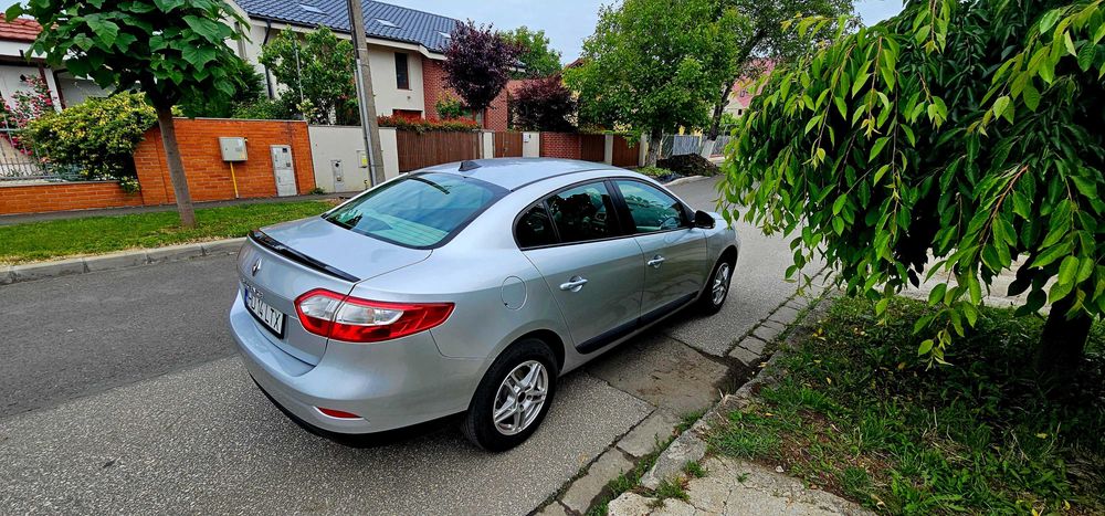 Vând Renault Fluence