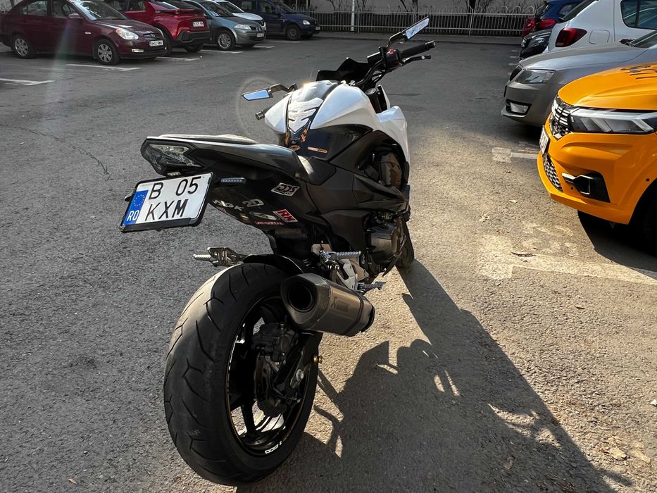 Kawasaki Z800 ABS | Akrapovic | Pirelli Diablo Rosso II