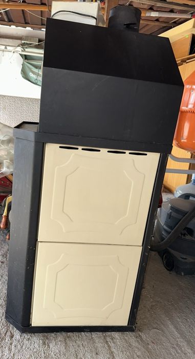 Камина с водна риза прити със помпата и 6 броя радиатори и юпиес