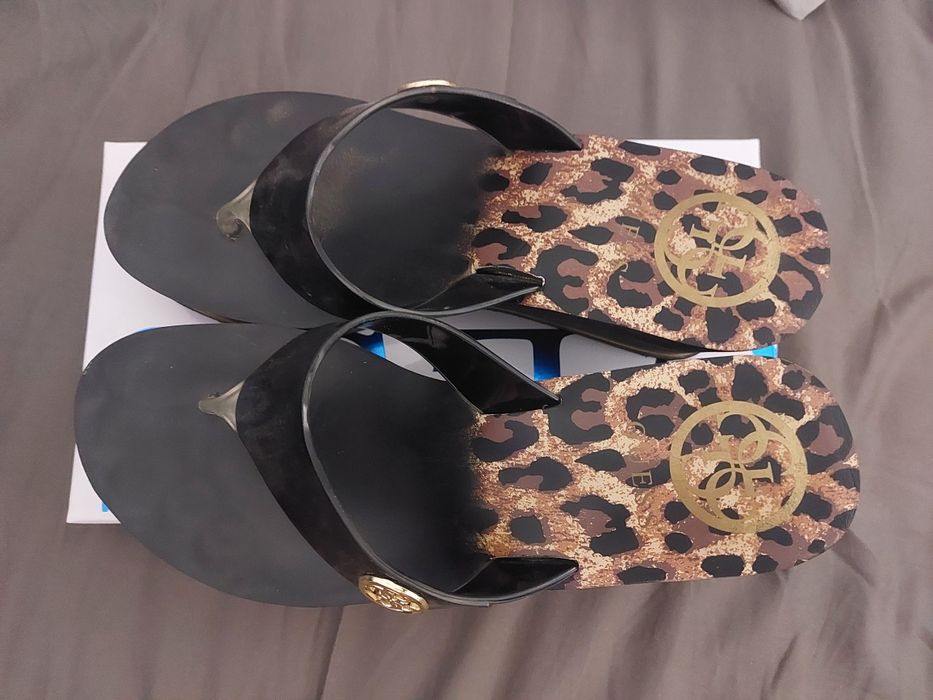 Плажни оригинални чехли Guess