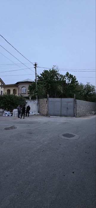 Продаётся участок. М.Улугбек. Тараканчик. 7.7 соток. 5 комнат. Ер нар.