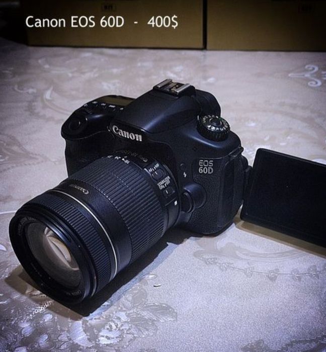 Canon EOS 60D, +батарея зарядка + сумка +64гб флешка