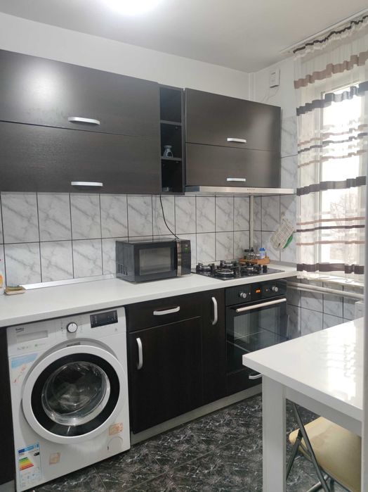 Apartament de inchiriat- Zona Liceului Odobescu