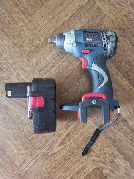 BOSCH pistol cu impact