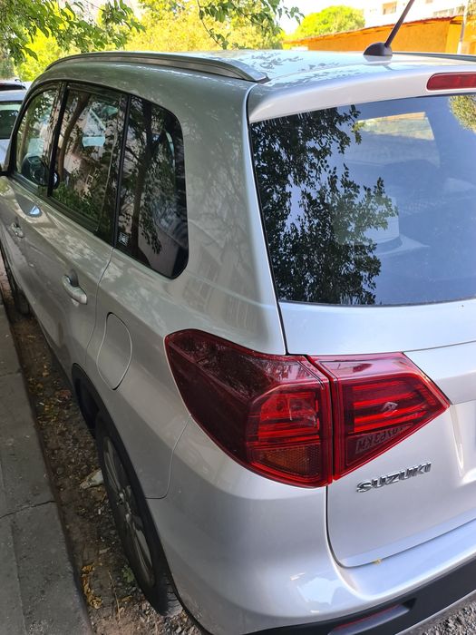 Сузуки витара цвят сив