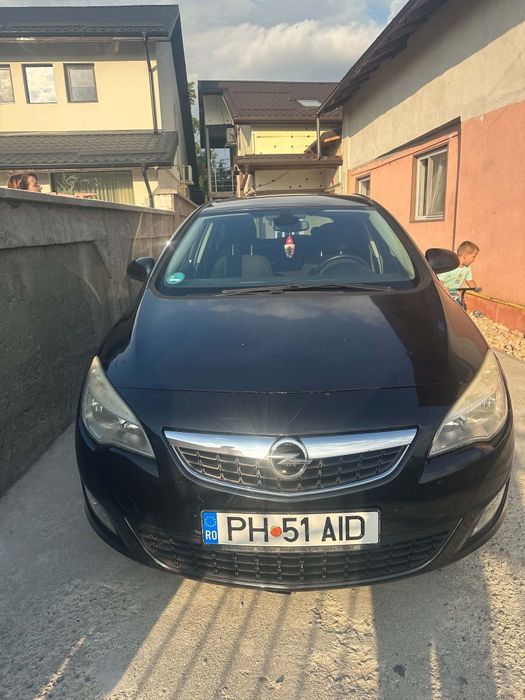 Opel Astra J 2011 1.3 CDTI