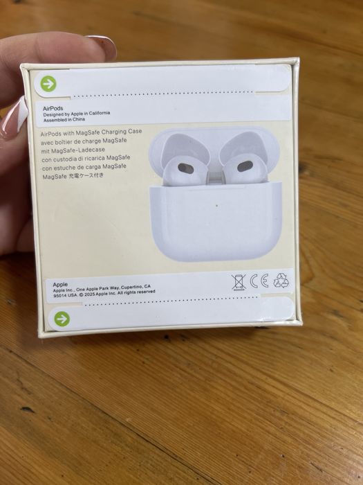 Airpods magsafe charging case