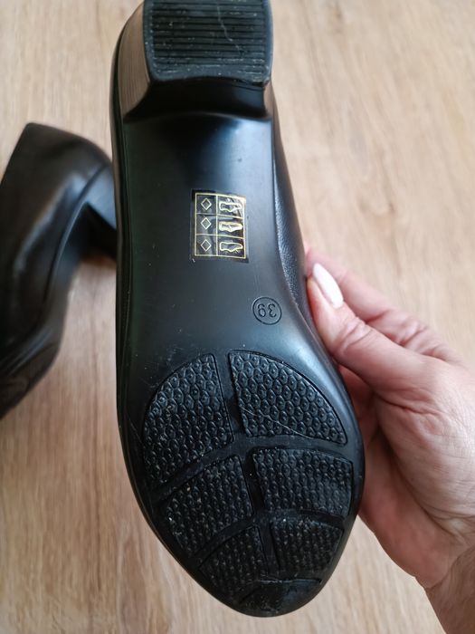 Дамски обувки номер 39