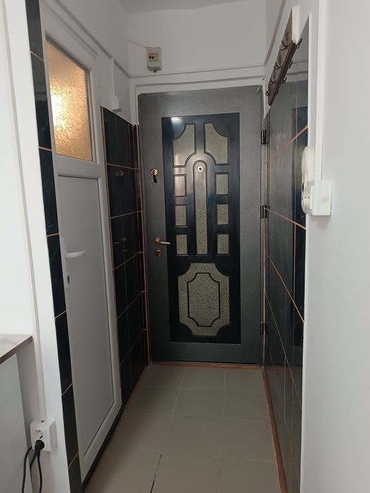 Închiriez garsonieră