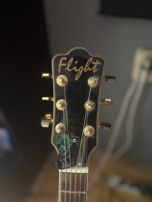 ПРОМОЦИЯ с подаръци - Електрическа китара Les paul и кубе Line6