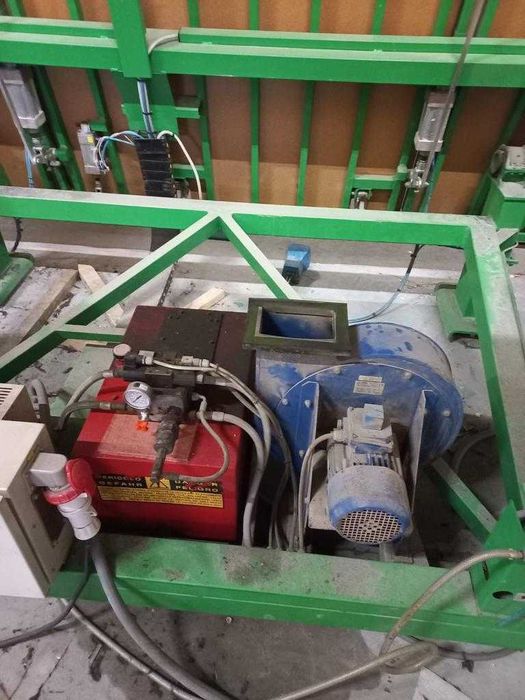 Masa automata de taiat sticla Bottero