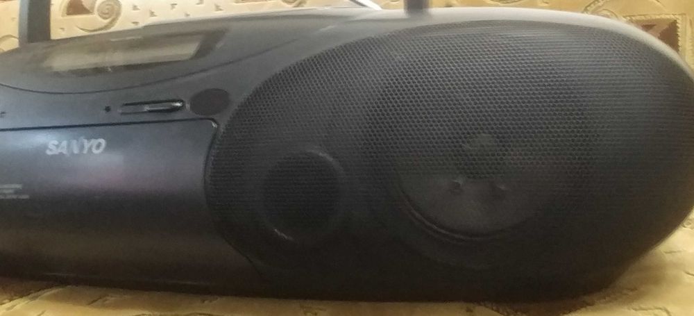 Sanyo  MCD - Z65F (K)