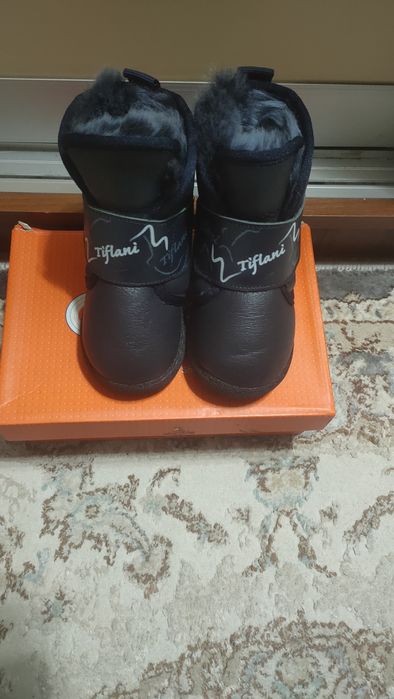 Продам детские сапоги