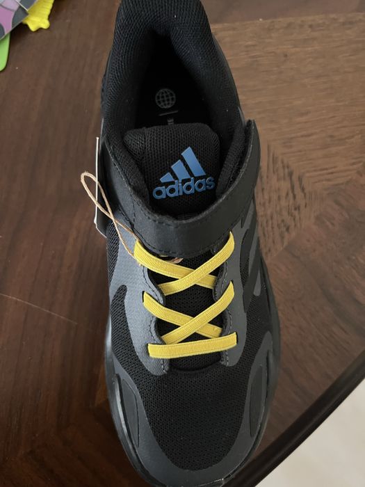 Новые детские кроссовки