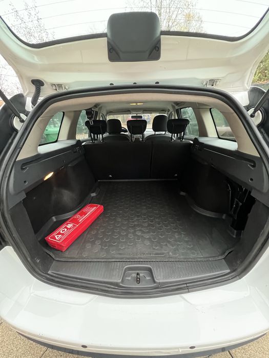 Dacia Logan MCV. Are numere rosii scoase