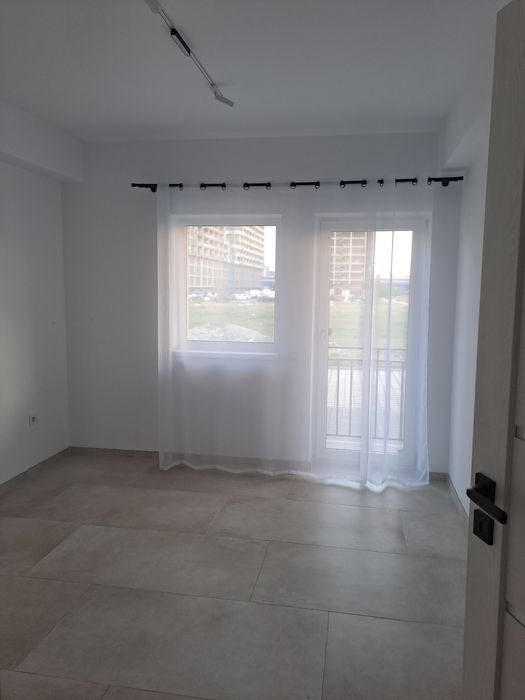 Spațiu birouri, 3 camere, parcare. Finisat la cheie