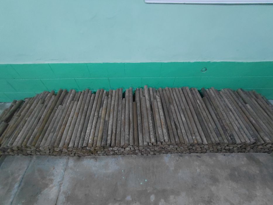 Темір сатылады. Варотаның  шарнырын істейті темір. 5 тонна көлемінде.