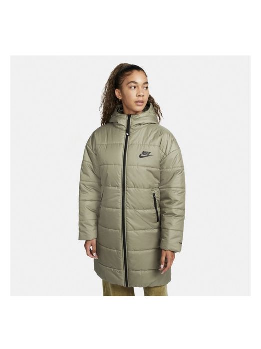 Женская куртка от nike