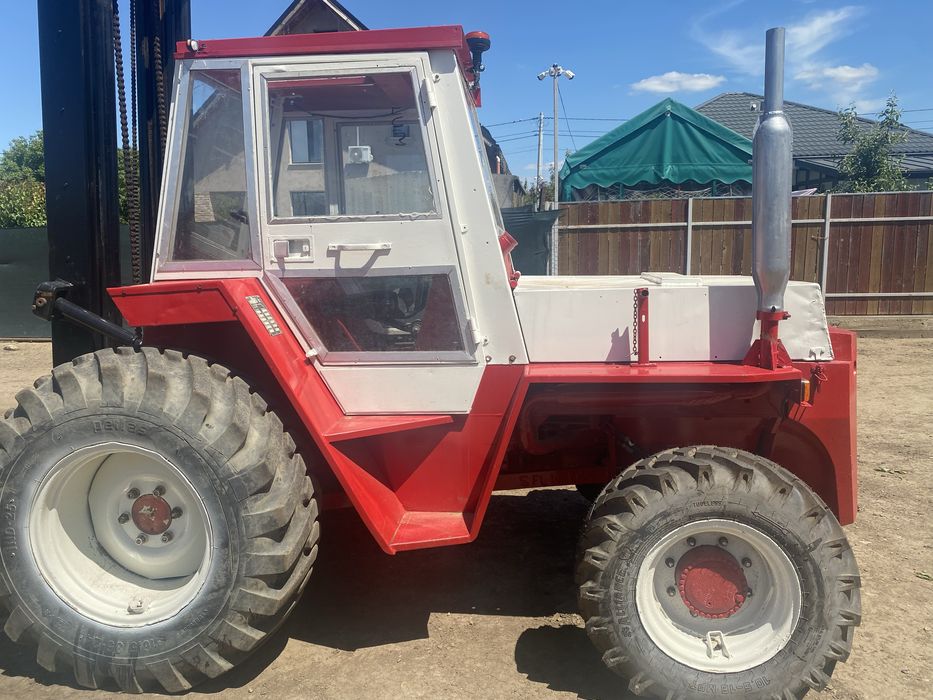 Stivuitor Manitou teren accidentat