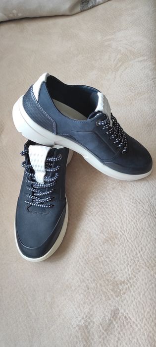 Чисто нови дамски обувки Kickers