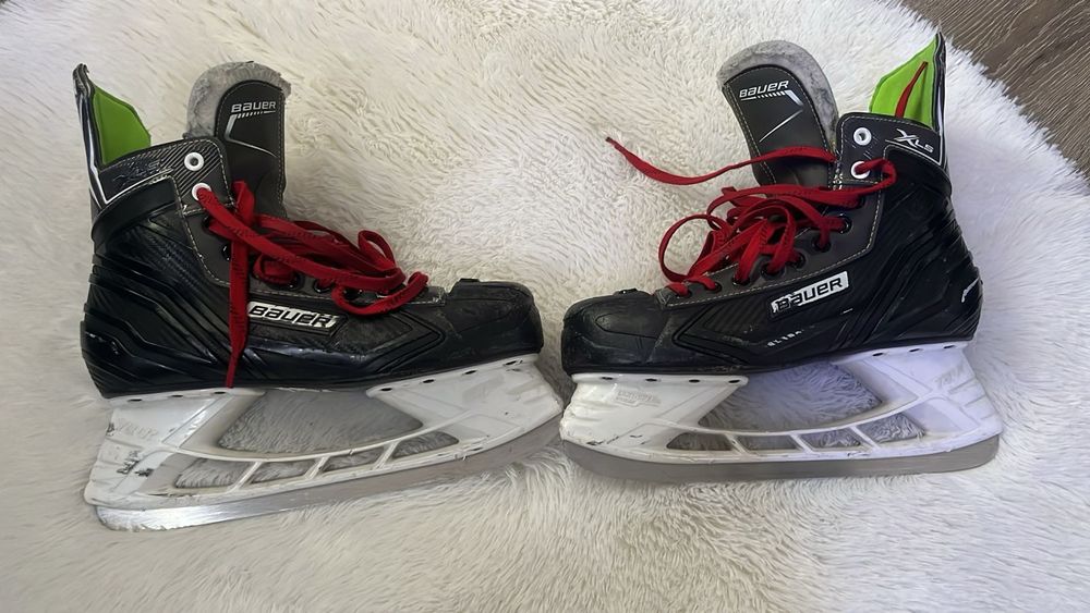 Хоккейные коньки Bauer примерно 41-42 размер