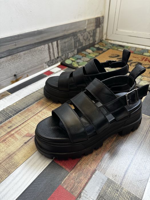Сандали Buffalo 40 номер
